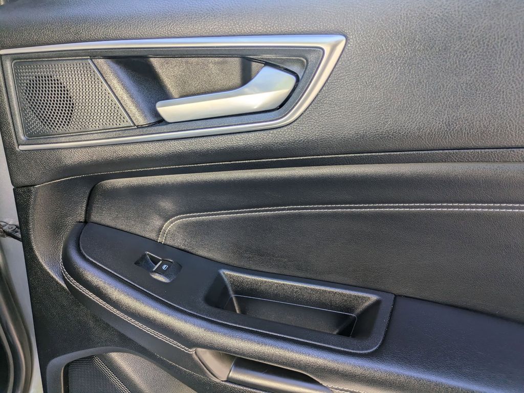 2024 Ford Edge Titanium 29