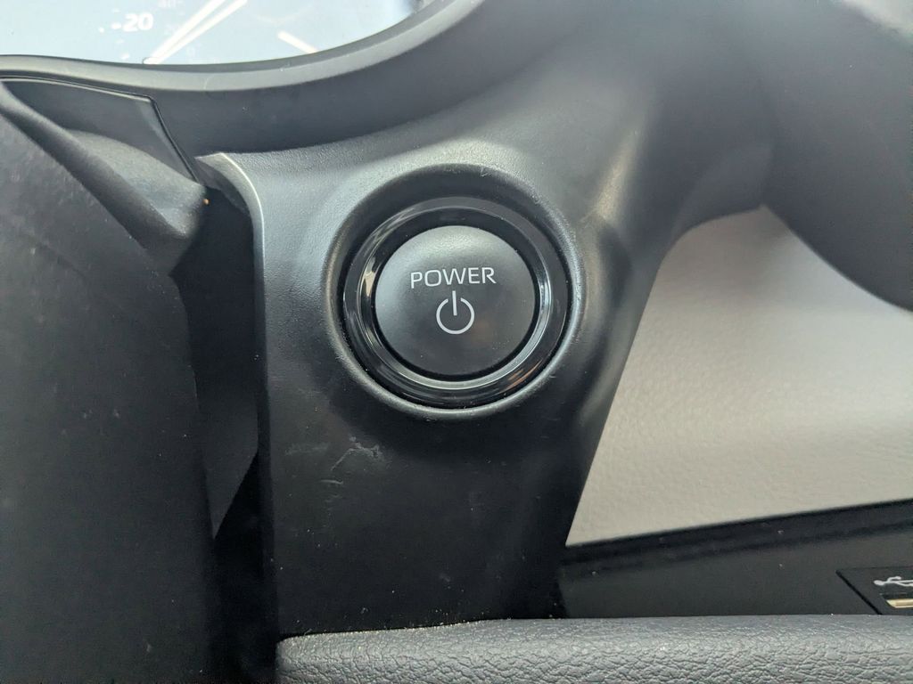 Thumbnail: 2025 Toyota Sienna - 21