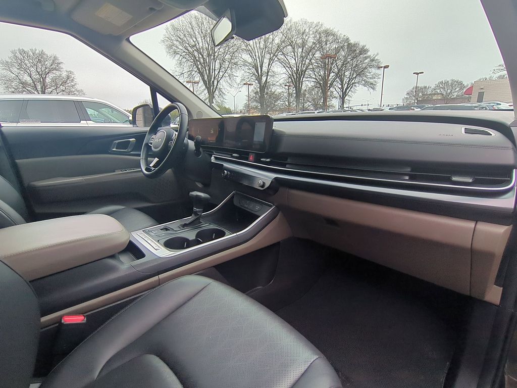 Thumbnail: 2025 Kia Carnival - 33