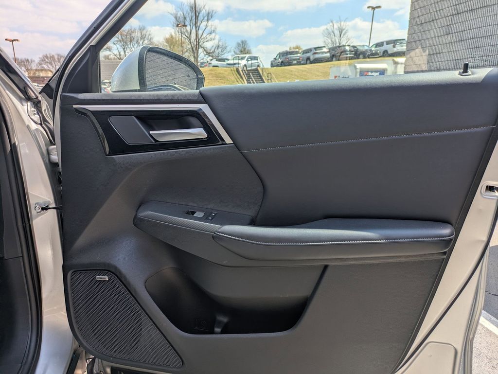 Thumbnail: 2025 Mitsubishi Outlander - 33