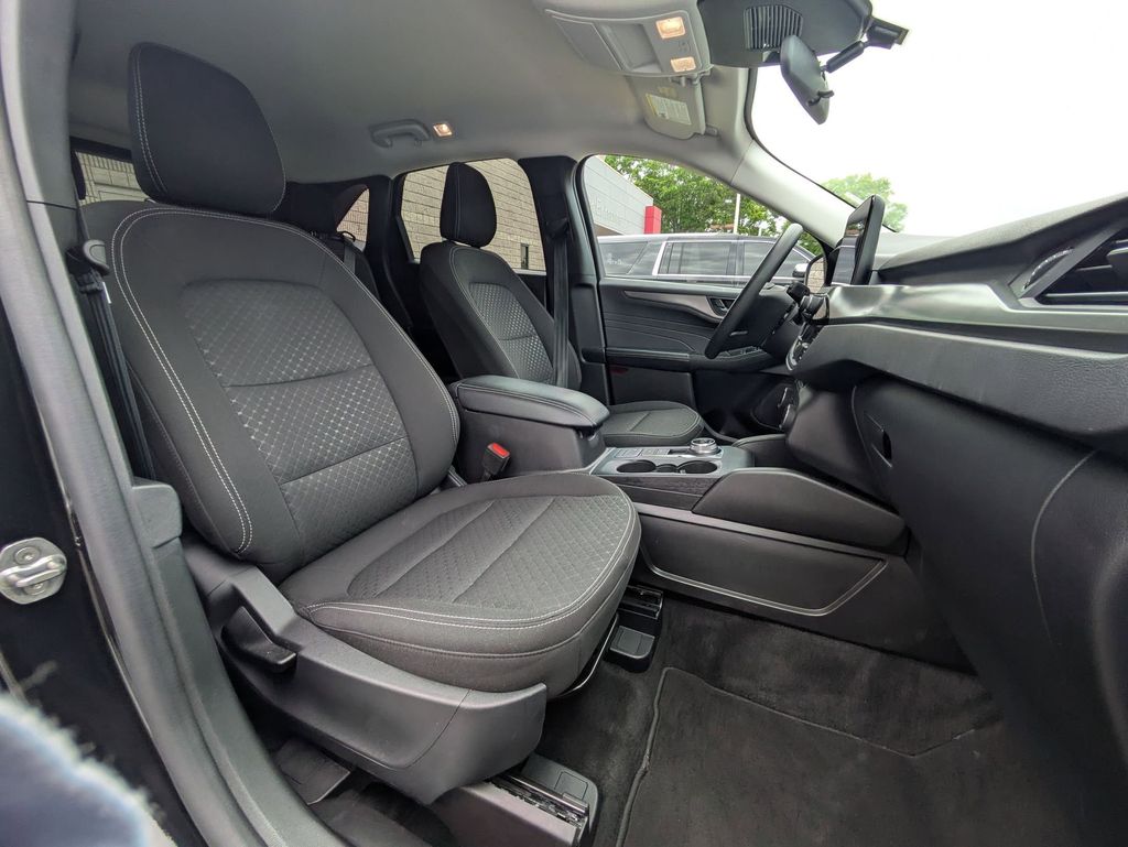 Thumbnail: 2025 Ford Escape - 29