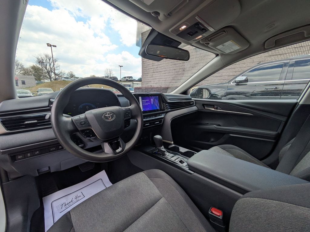 Thumbnail: 2025 Toyota Camry - 15