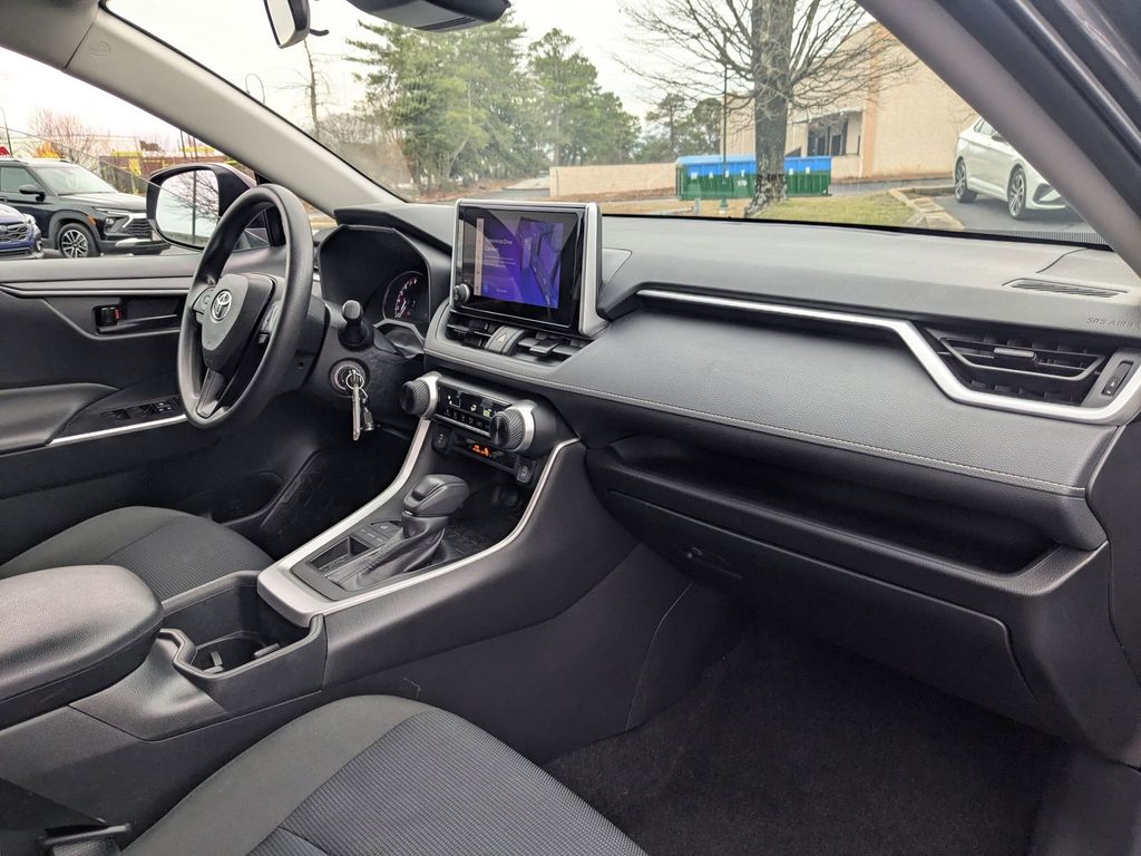 Thumbnail: 2024 Toyota RAV4 - 34