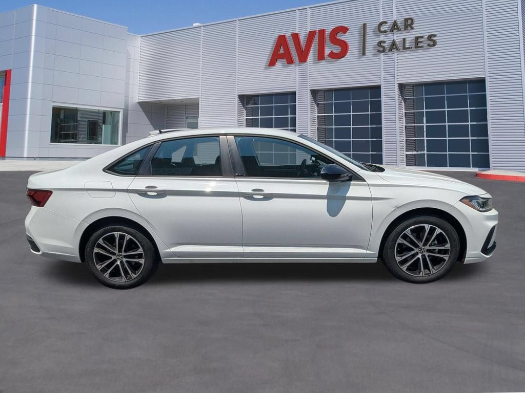 Thumbnail: 2025 Volkswagen Jetta - 5