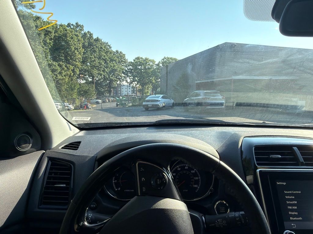 Thumbnail: 2025 Mitsubishi Outlander Sport - 3