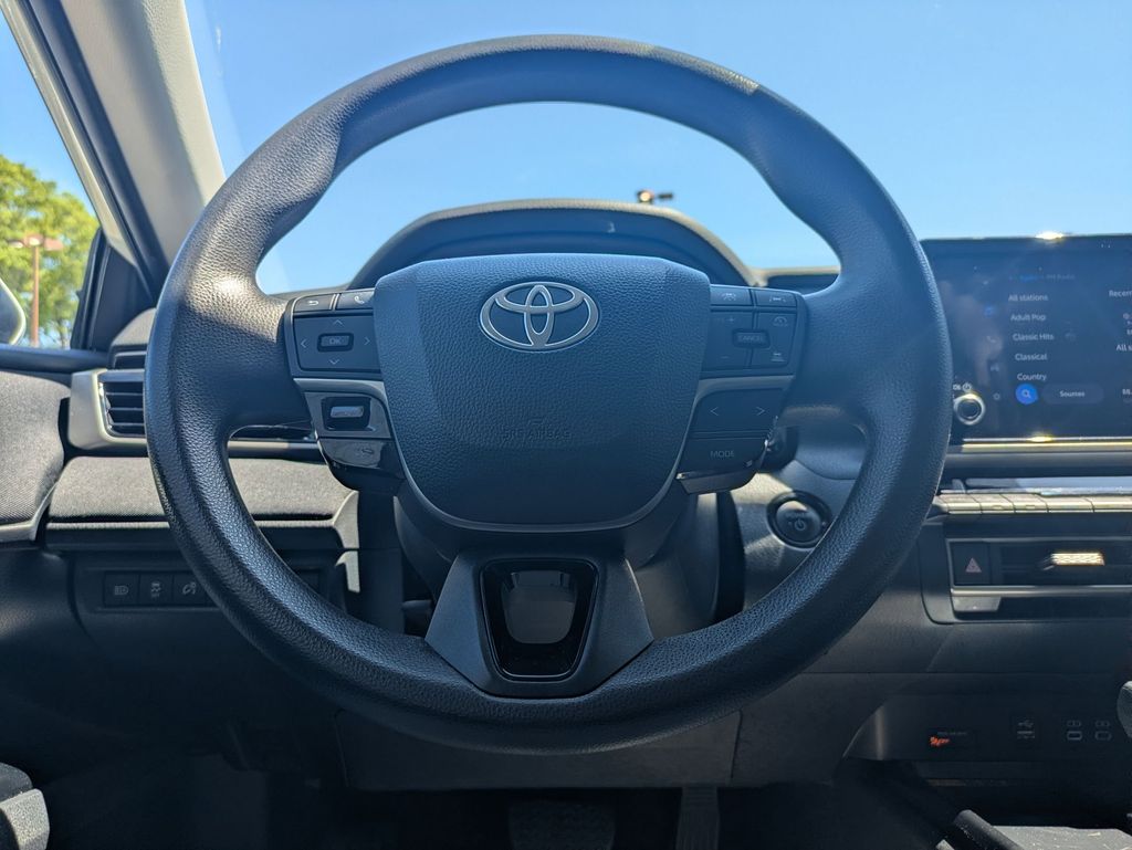 Thumbnail: 2025 Toyota Camry - 22