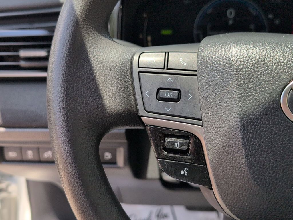 Thumbnail: 2025 Toyota Camry - 20