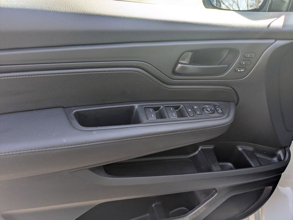 Thumbnail: 2025 Honda Odyssey - 22