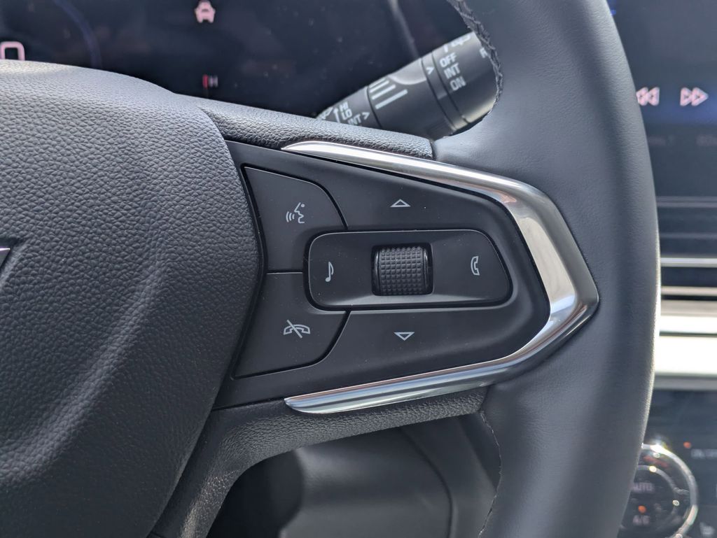 Thumbnail: 2025 Chevrolet Trax - 23