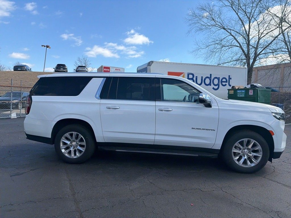 Thumbnail: 2023 Chevrolet Suburban - 4