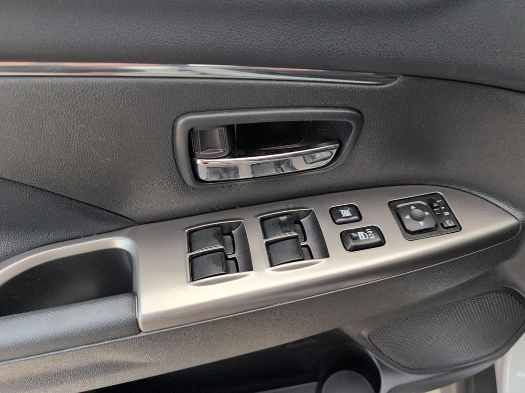 Thumbnail: 2025 Mitsubishi Outlander Sport - 13