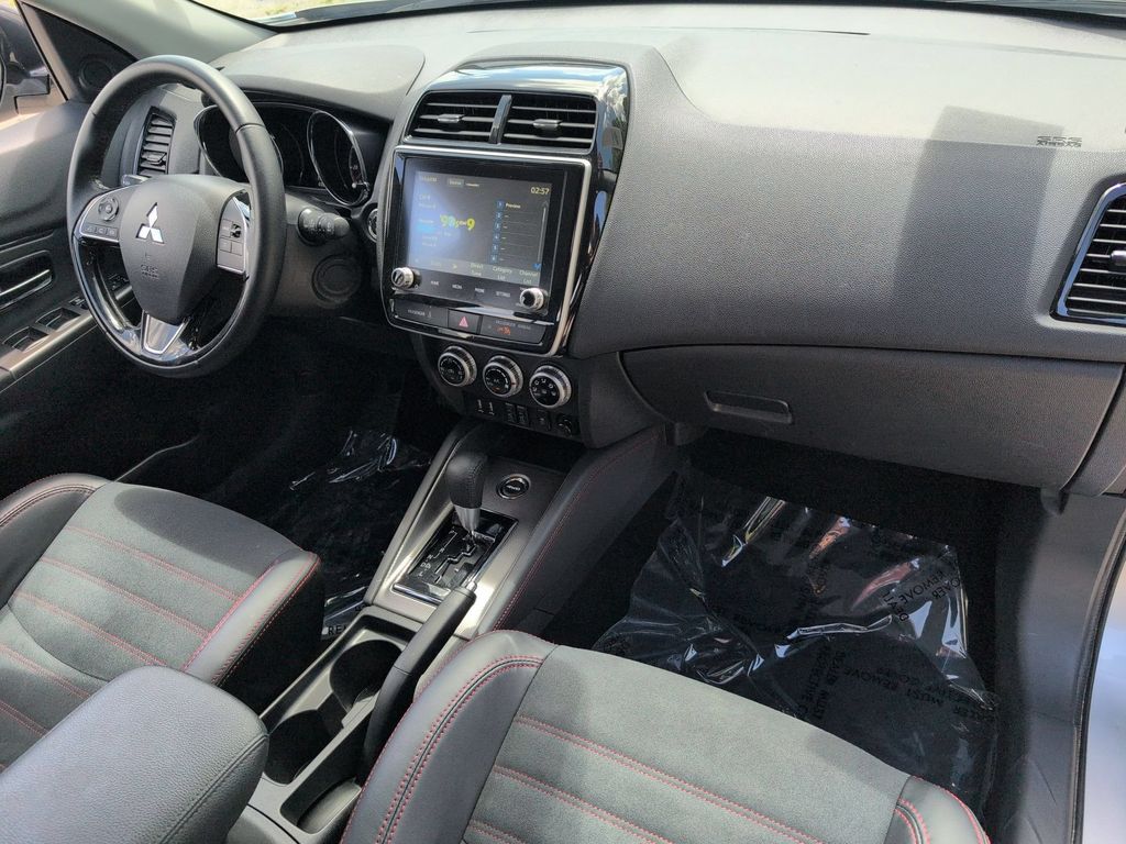 Thumbnail: 2025 Mitsubishi Outlander Sport - 31