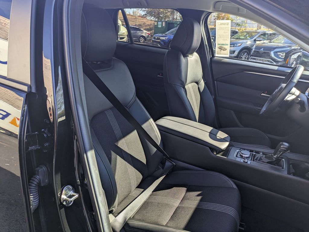 Thumbnail: 2025 Mazda CX-50 - 30