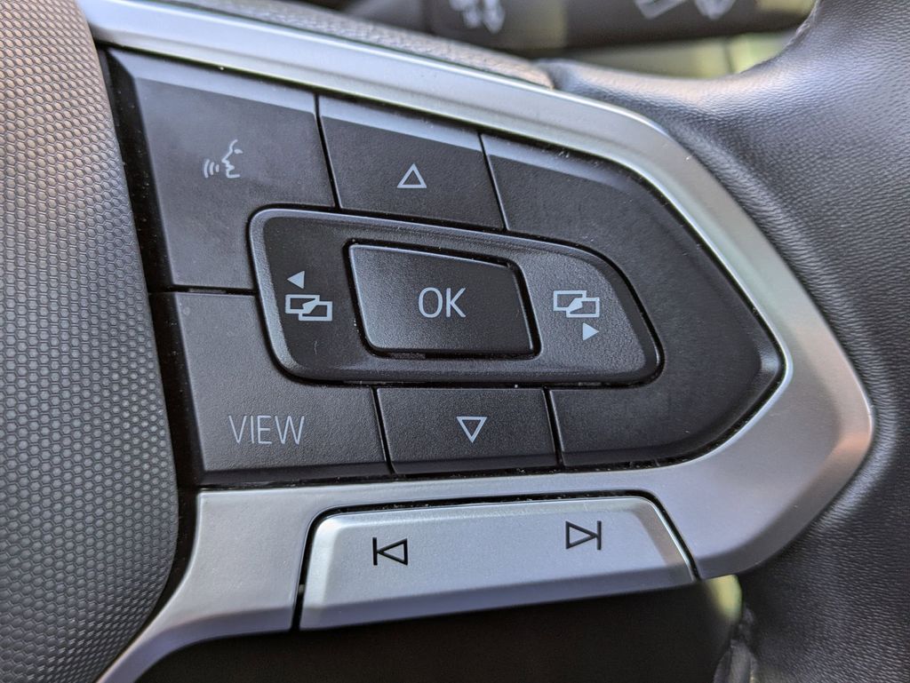 Thumbnail: 2024 Volkswagen Tiguan - 18