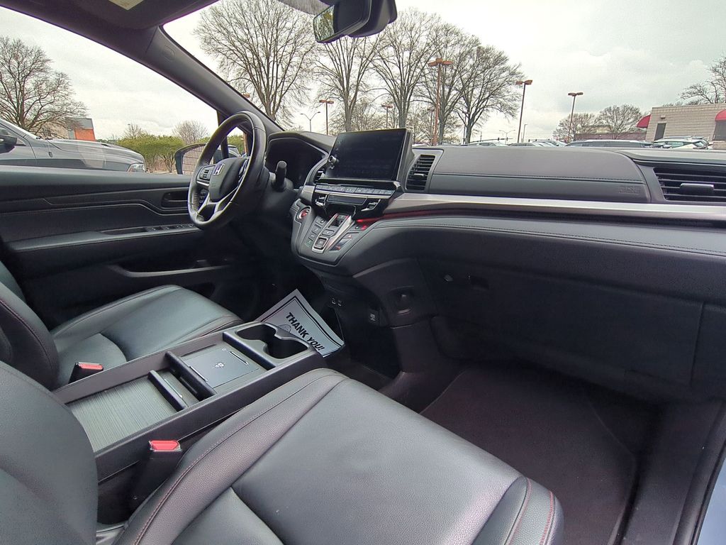 Thumbnail: 2025 Honda Odyssey - 32