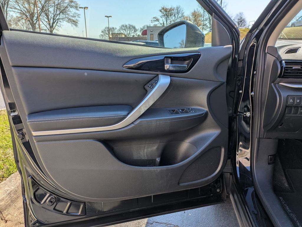 Thumbnail: 2025 Mitsubishi Eclipse Cross - 11