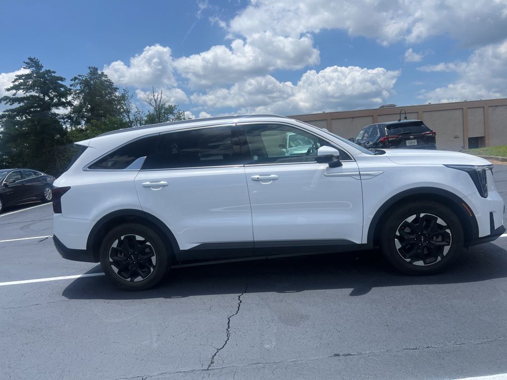 2024 Kia Sorento S 5