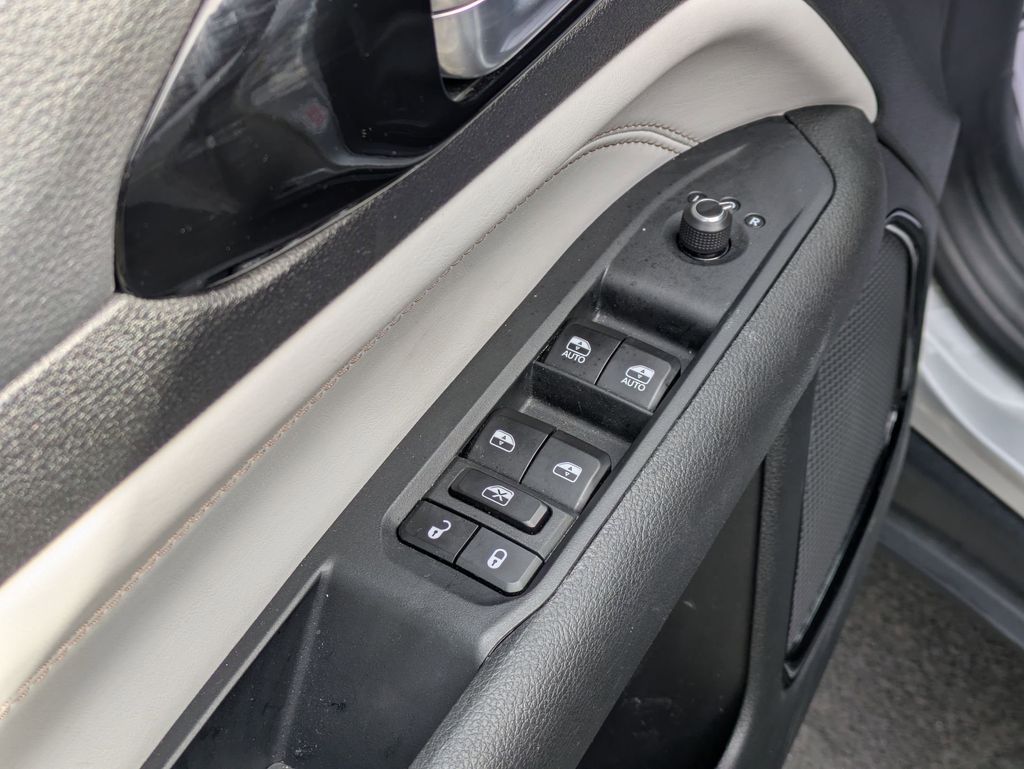 Thumbnail: 2025 Jeep Compass - 13