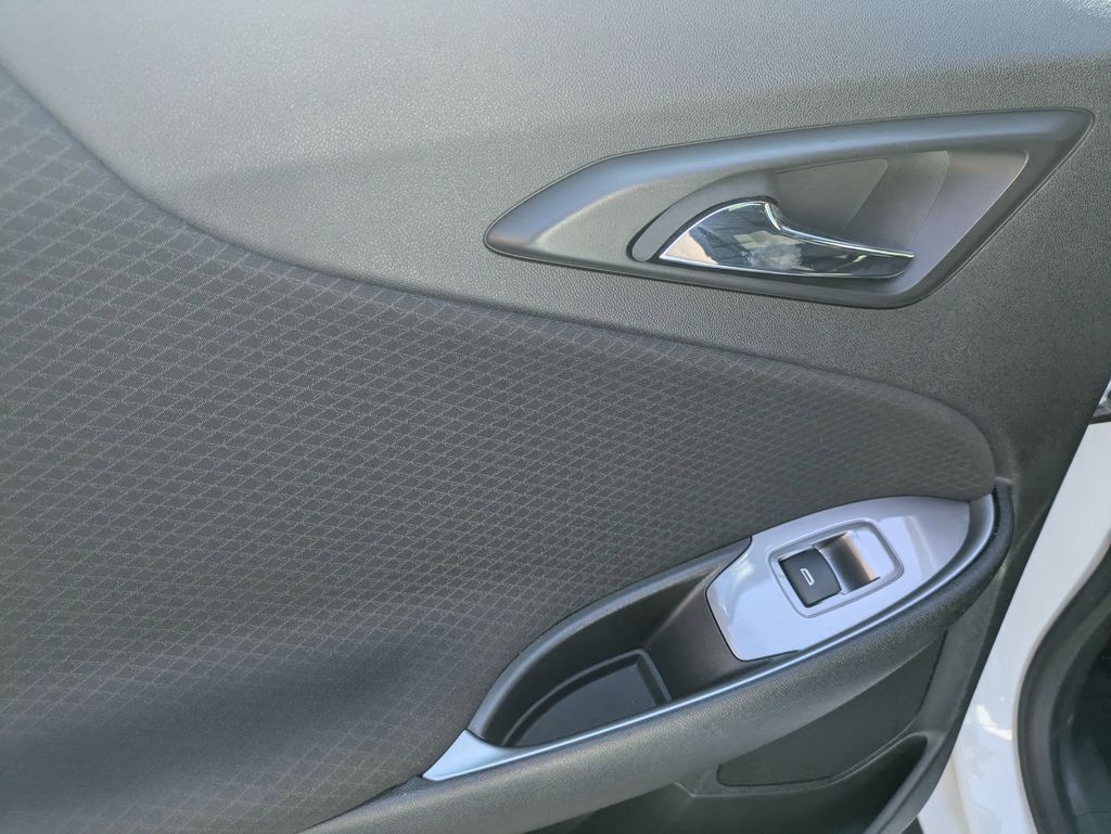 Thumbnail: 2024 Chevrolet Malibu - 24