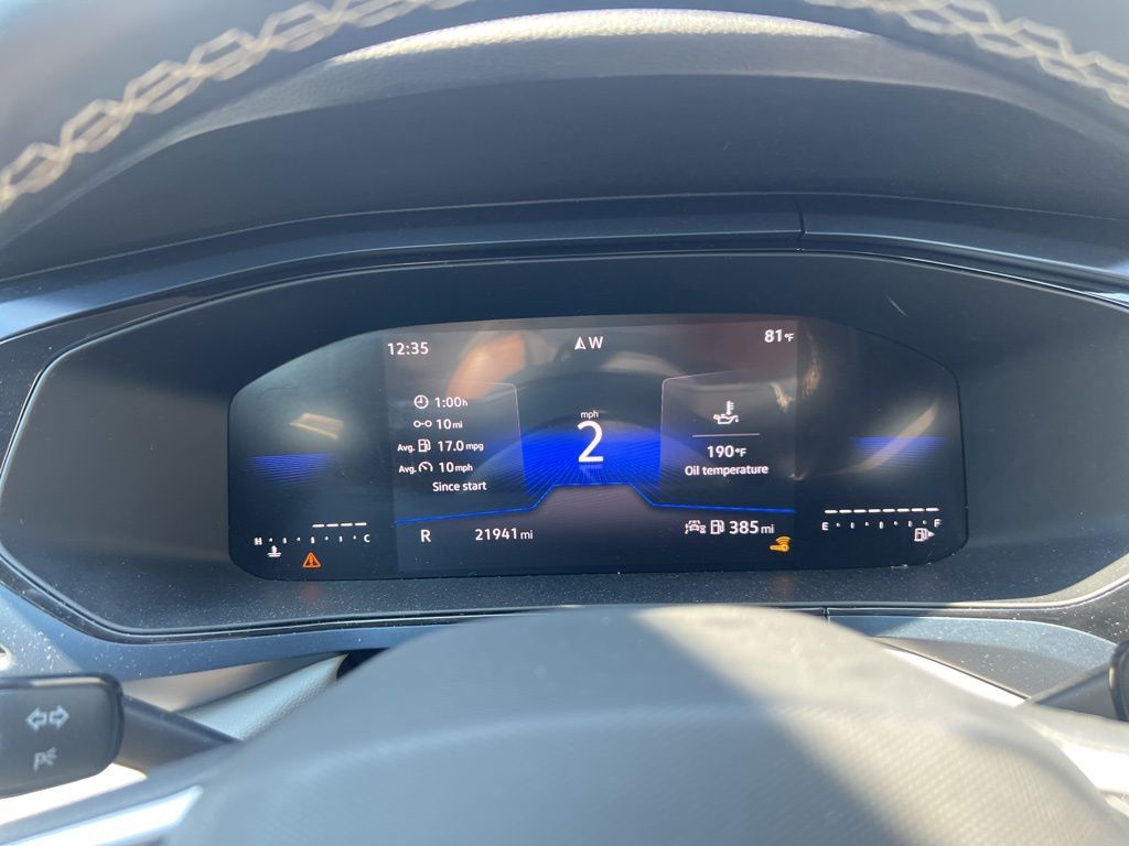 2024 Volkswagen Taos SE photo 3