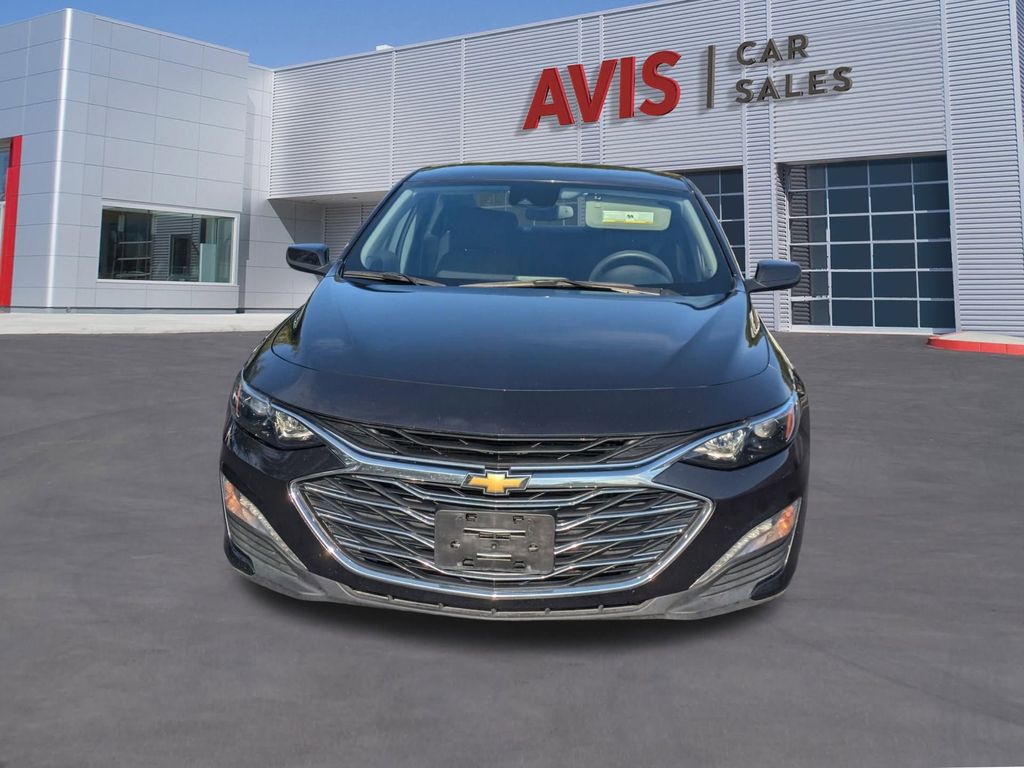 2023 Chevrolet Malibu 1LT photo 2