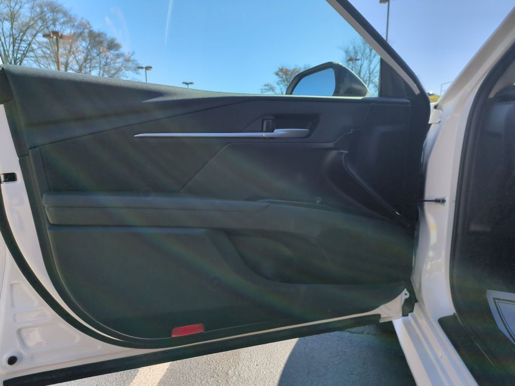 Thumbnail: 2025 Toyota Camry - 11