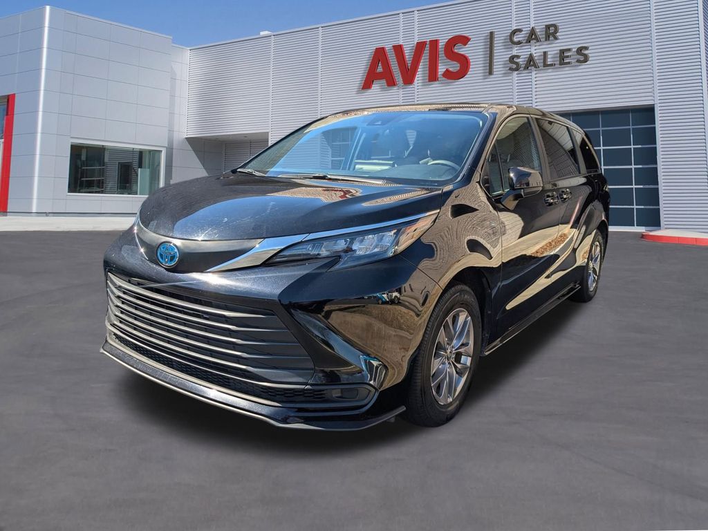 Thumbnail: 2025 Toyota Sienna - 1
