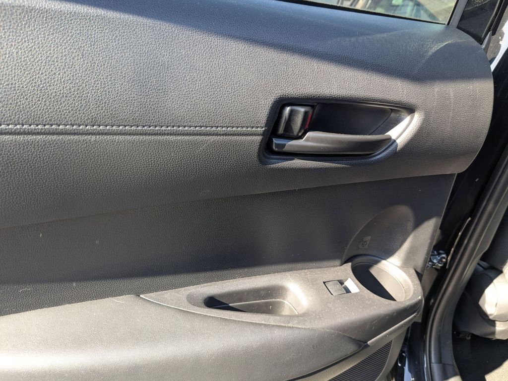 Thumbnail: 2024 Toyota Corolla Cross - 24