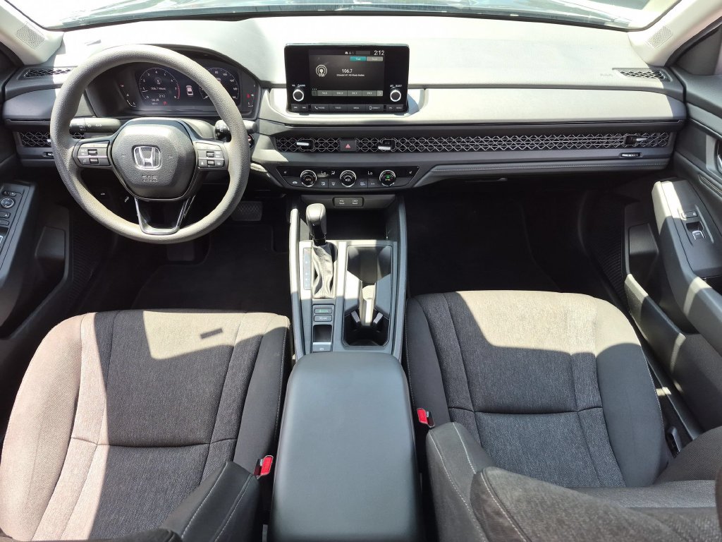2025 Honda Accord SE - Photo 25