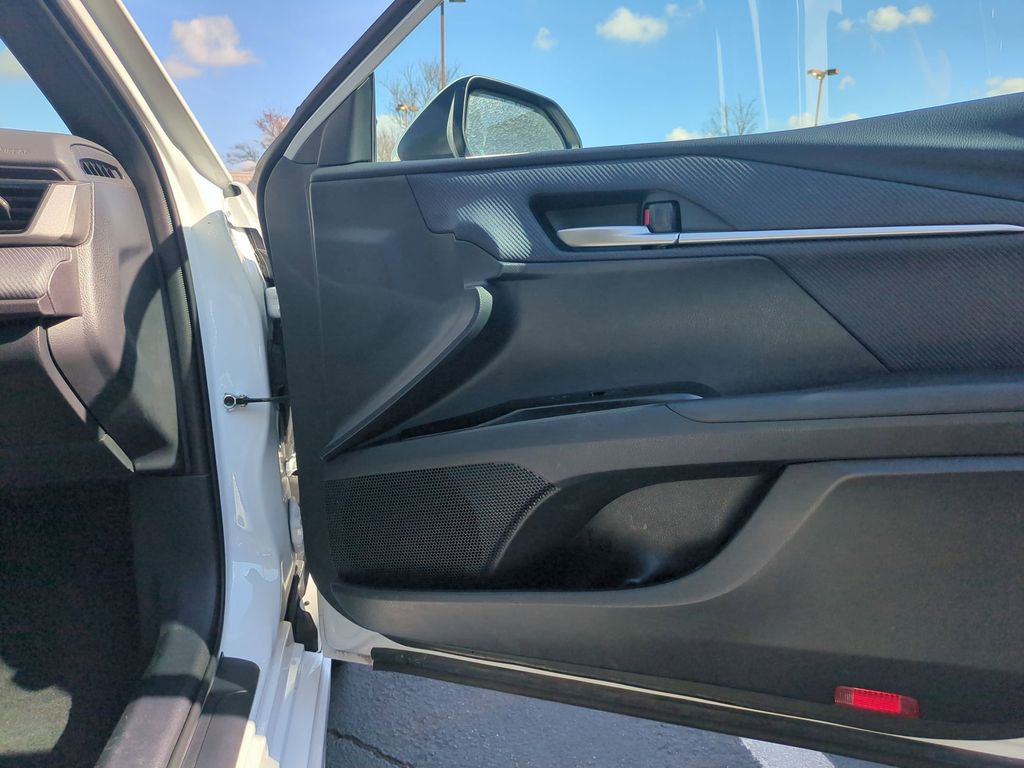 Thumbnail: 2025 Toyota Camry - 33