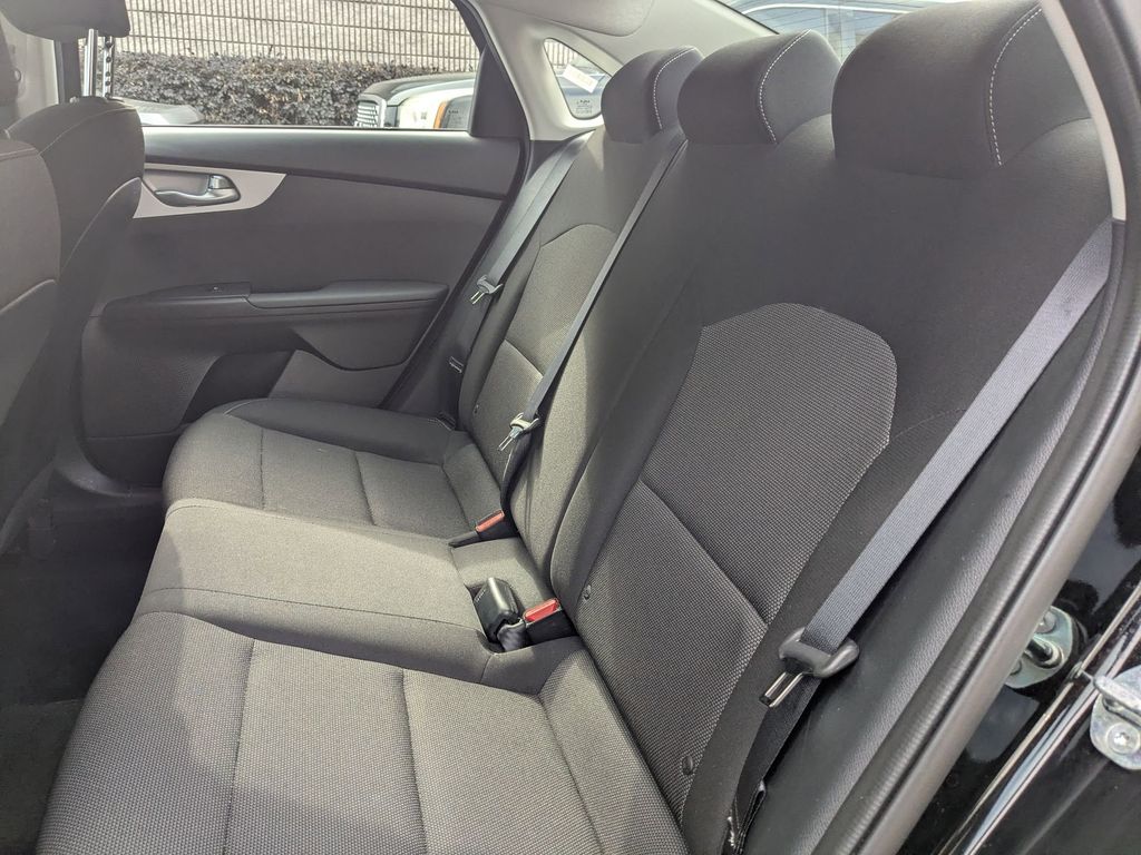 Thumbnail: 2024 Kia Forte - 24