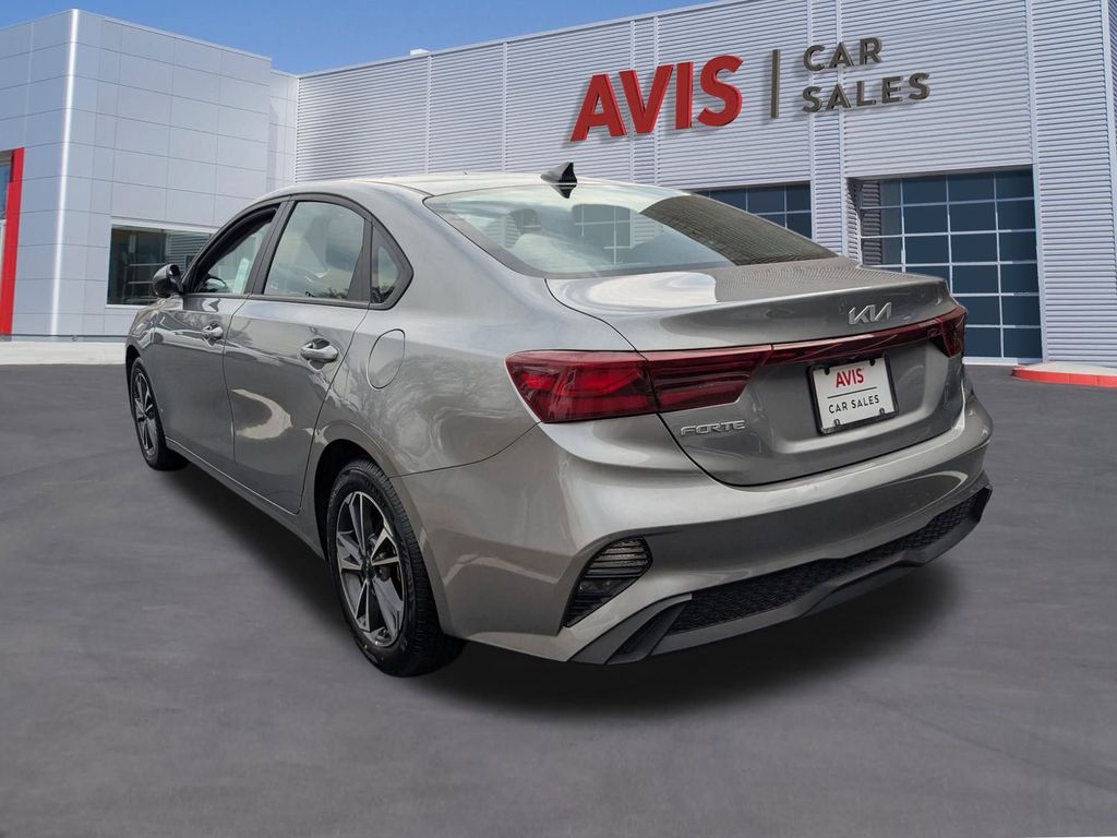 Thumbnail: 2024 Kia Forte - 9
