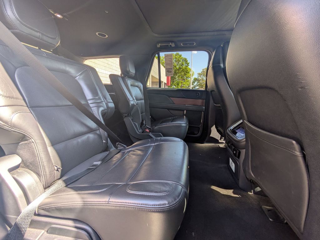Thumbnail: 2023 Lincoln Navigator - 28