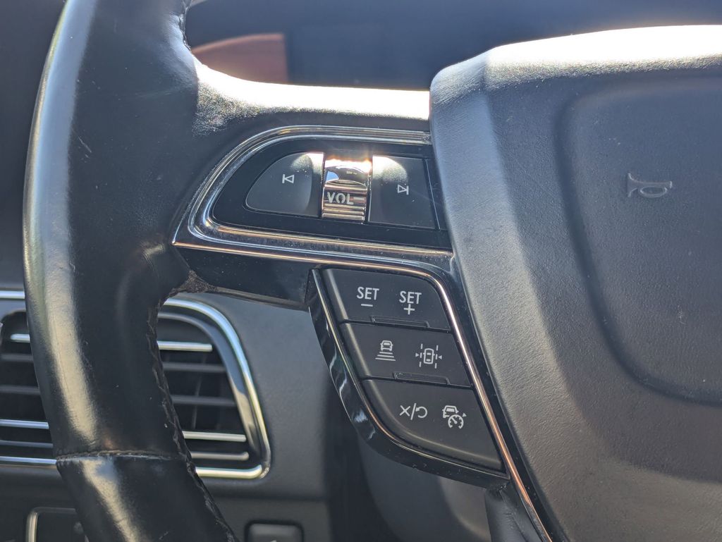 Thumbnail: 2023 Lincoln Navigator - 23