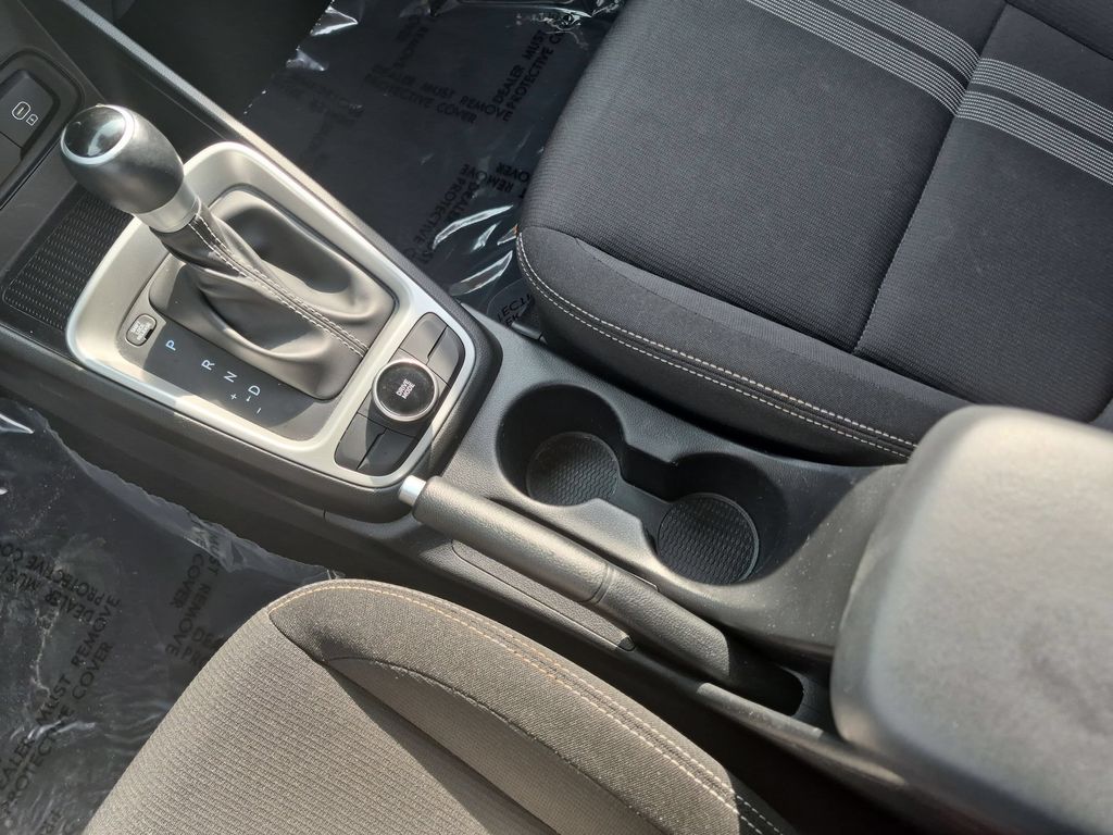 2025 Hyundai Venue SEL - Photo 23