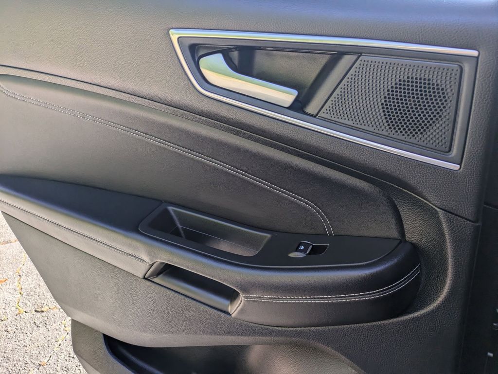 2024 Ford Edge Titanium 24