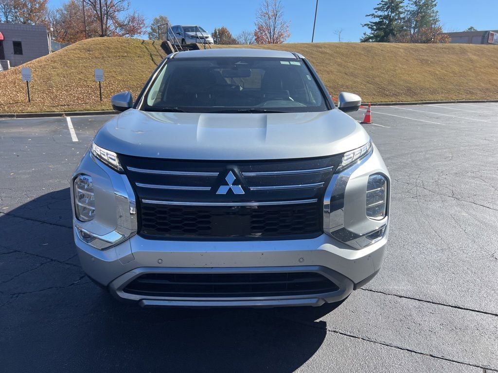 Thumbnail: 2025 Mitsubishi Outlander - 2