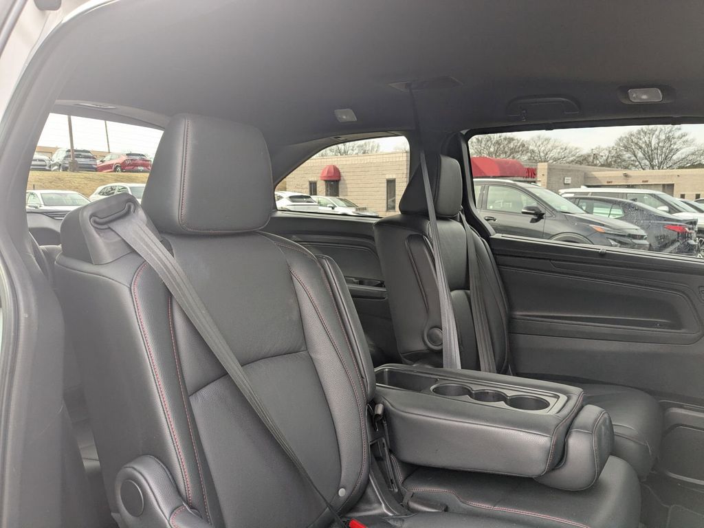 Thumbnail: 2025 Honda Odyssey - 27