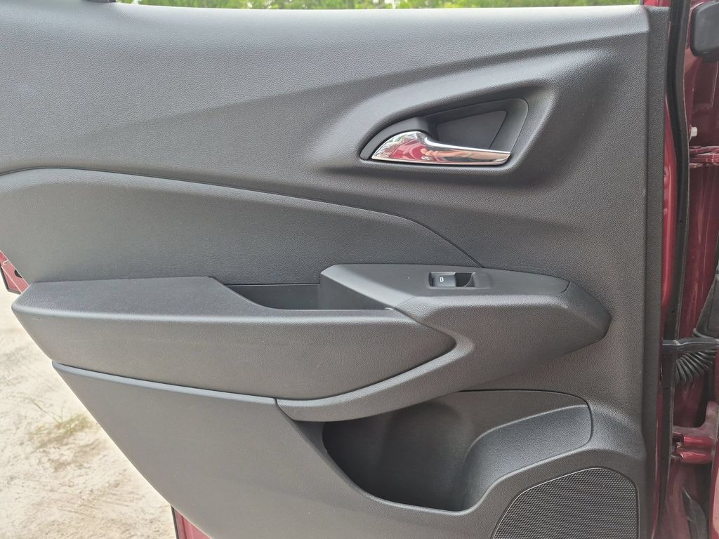 2025 Chevrolet Trax LT - Photo 26