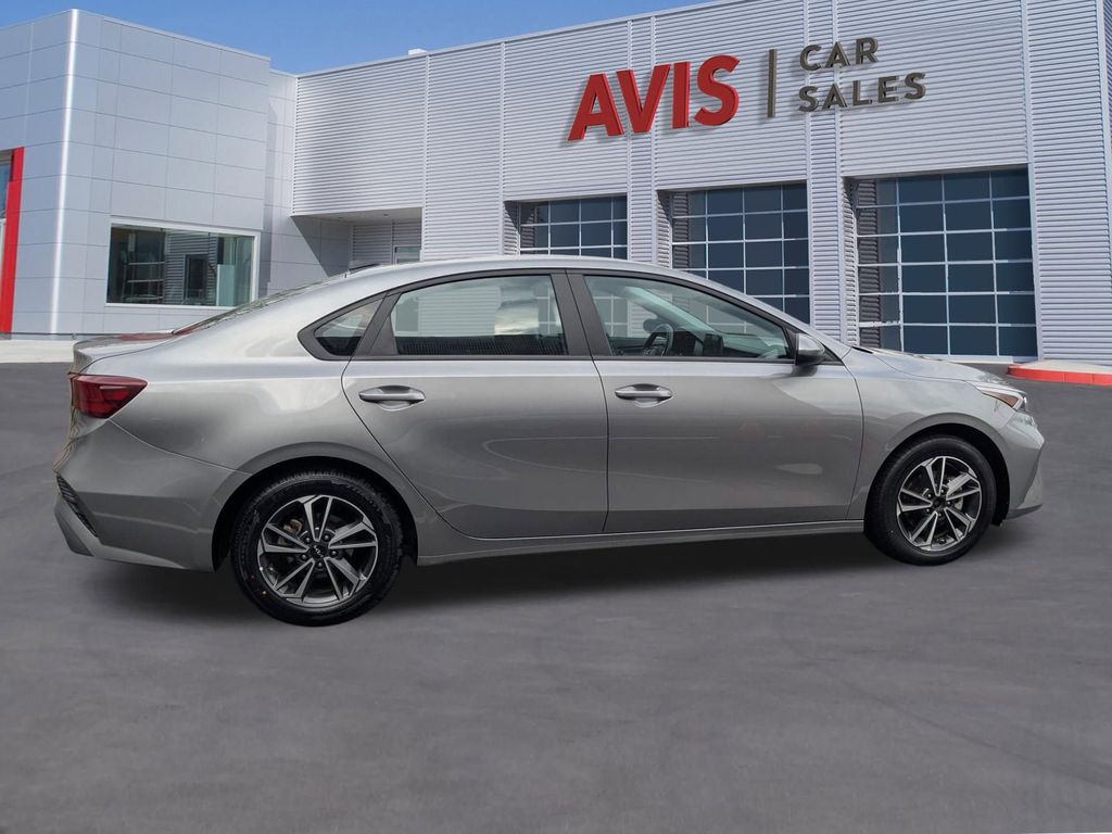 Thumbnail: 2024 Kia Forte - 5