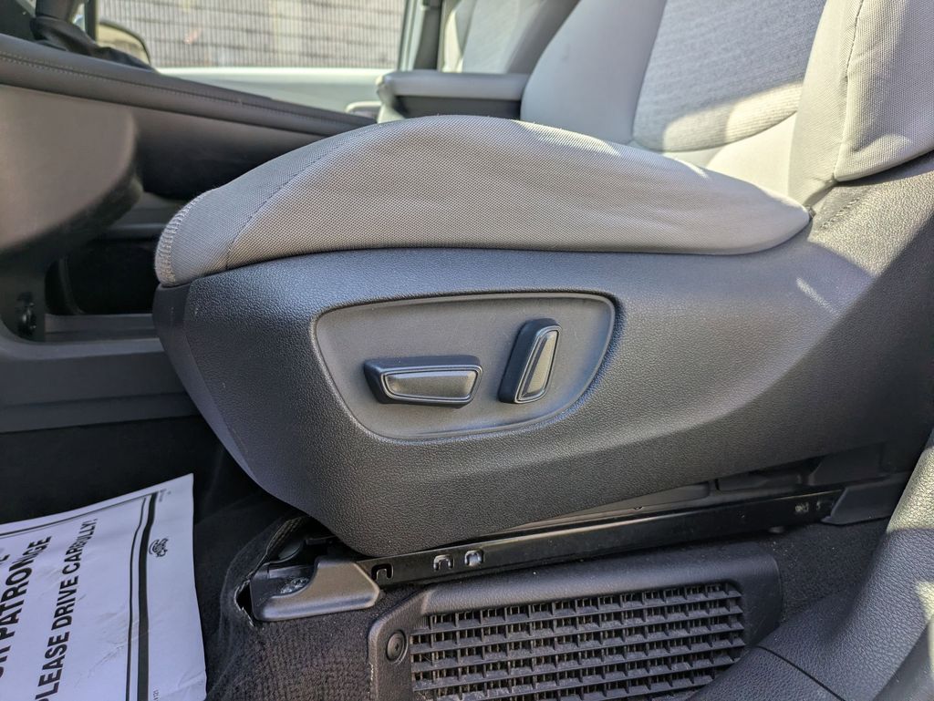 Thumbnail: 2025 Toyota Sienna - 14