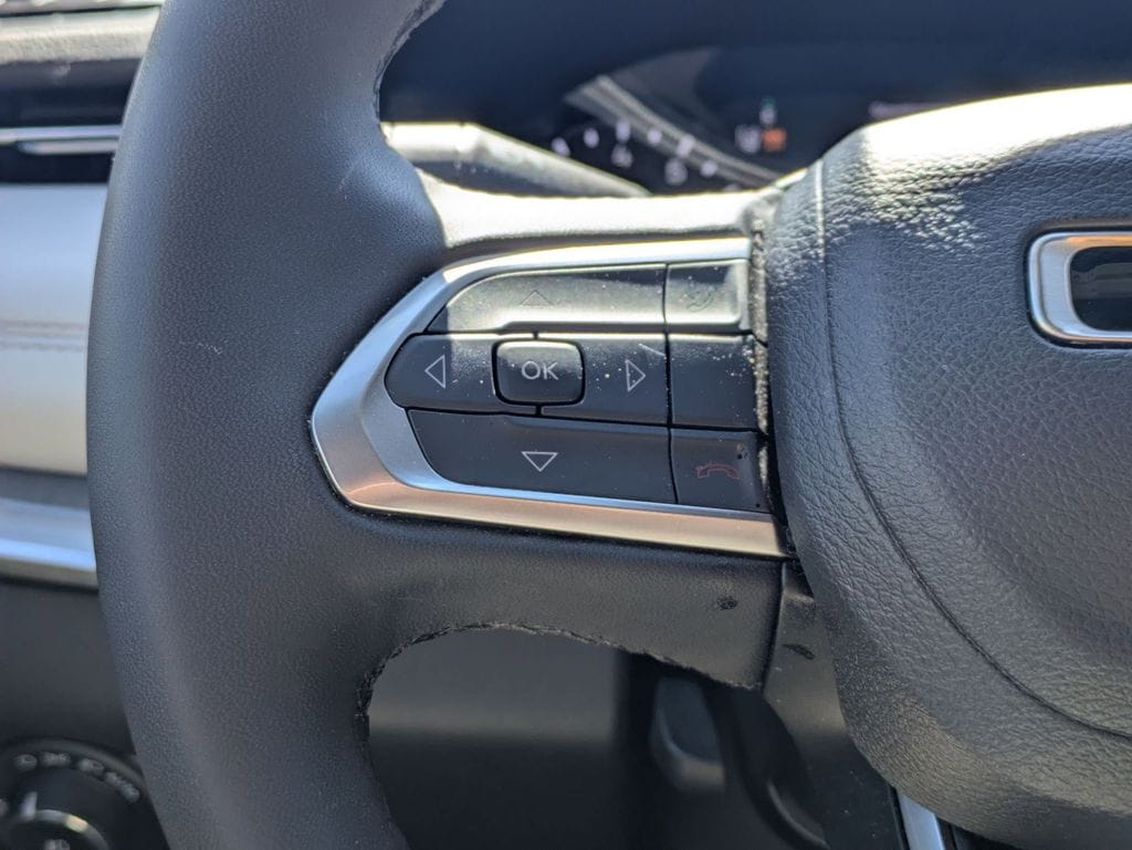 Thumbnail: 2025 Jeep Compass - 22