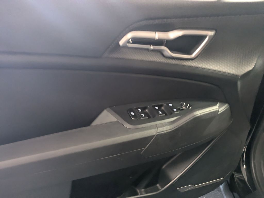 Thumbnail: 2024 Kia Sportage - 13