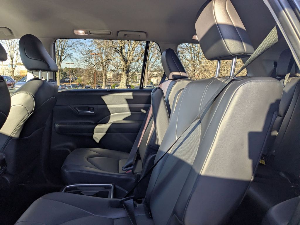 Thumbnail: 2025 Toyota Grand Highlander - 26