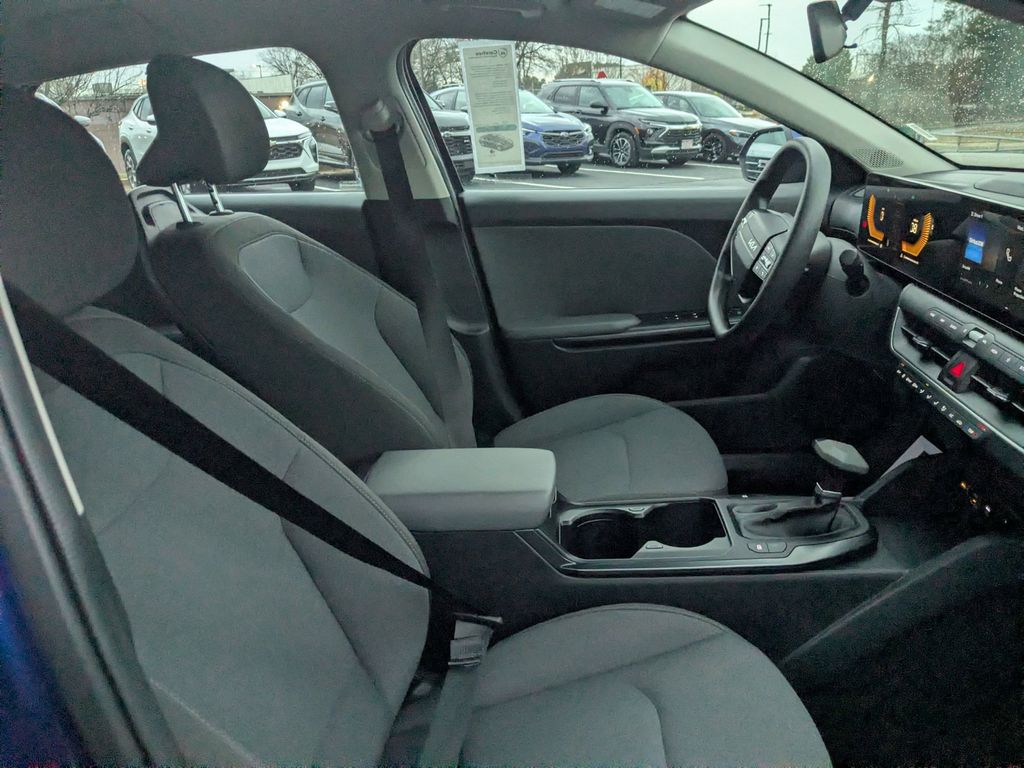 Thumbnail: 2025 Kia K4 - 33