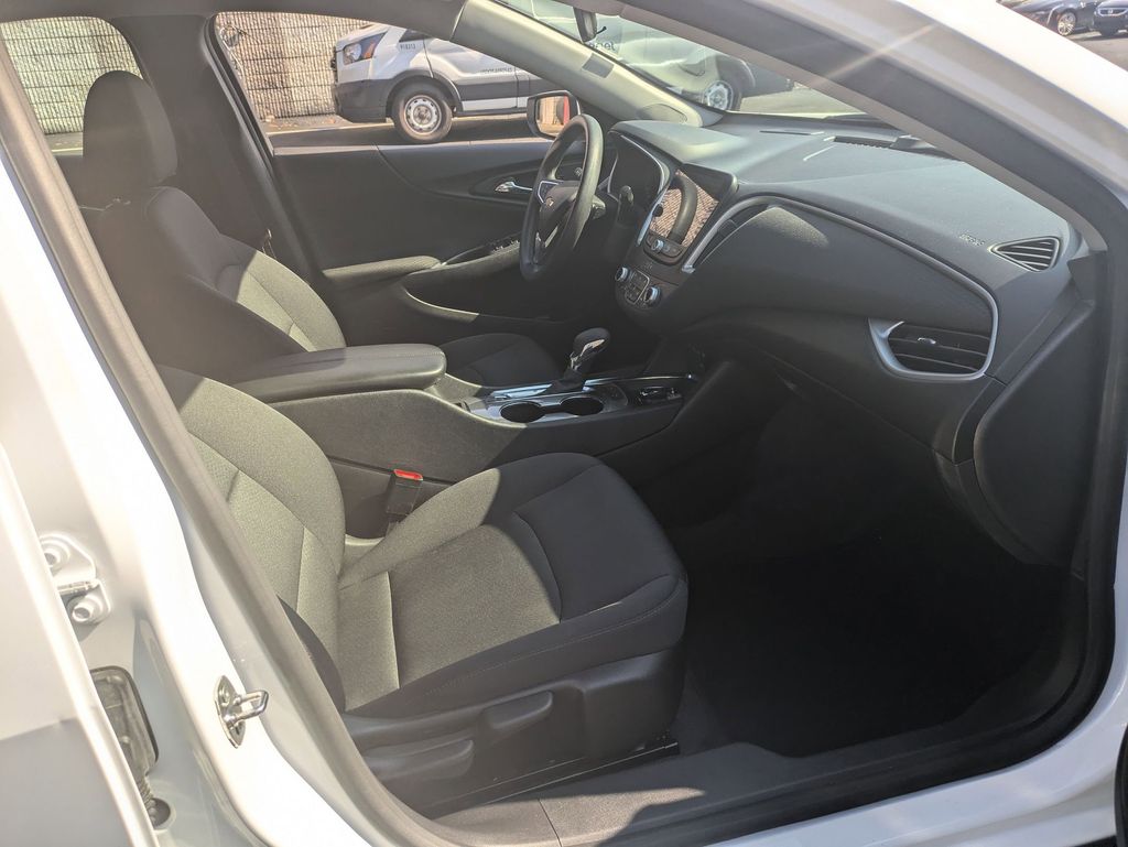 Thumbnail: 2024 Chevrolet Malibu - 33