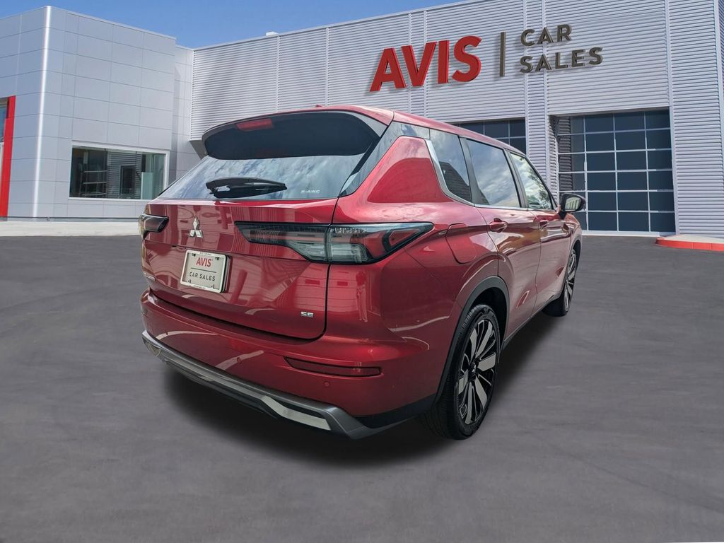 Thumbnail: 2025 Mitsubishi Outlander - 6