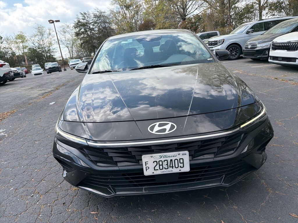 Certified 2025 Hyundai Elantra SEL Convenience Sedan