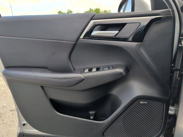 Thumbnail: 2025 Mitsubishi Outlander - 11