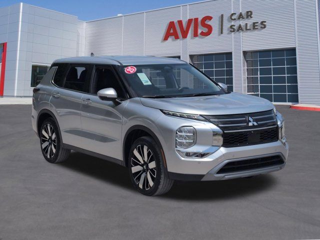 Thumbnail: 2025 Mitsubishi Outlander - 3